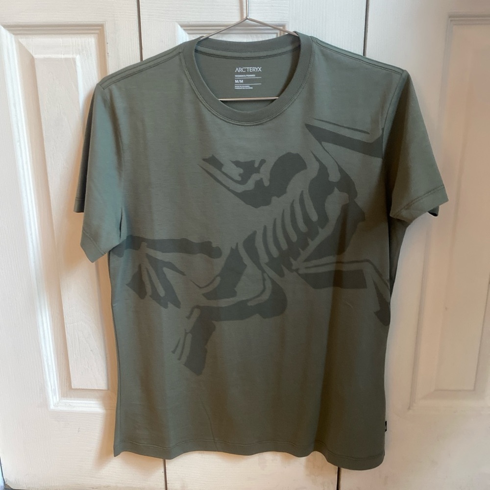 Arcteryx cotton tee size medium in forage